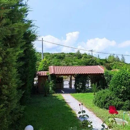 Maisonette Scarlet Hanioti